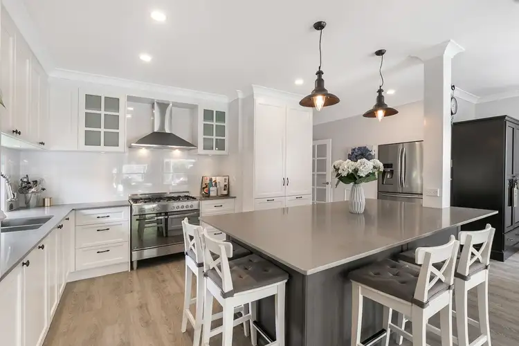 11 Somersby Court, Birkdale QLD 4159