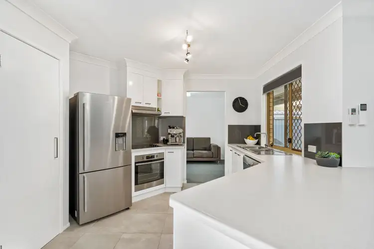 Second view of Homely house listing, 10 Ivanhoe Place, Capalaba QLD 4157