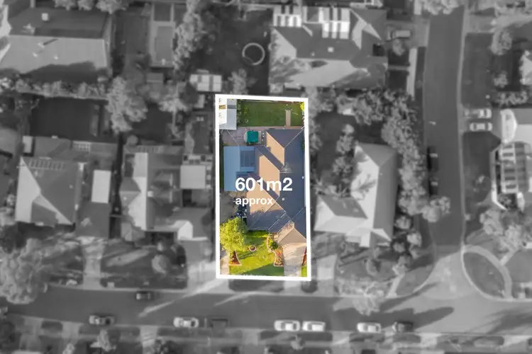 8 Darcy Niland Crescent, Lynbrook VIC 3975