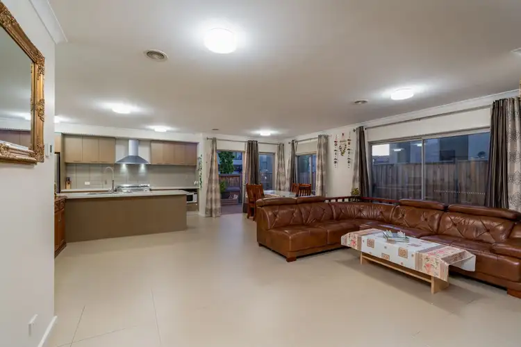 Fifth view of Homely house listing, 2 Daffodil Drive, Keysborough VIC 3173