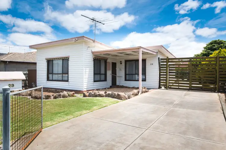 29 Collins Street, St Albans VIC 3021