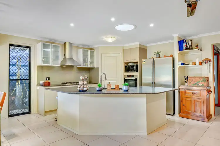 27 Paperbark Crescent, Heathwood QLD 4110
