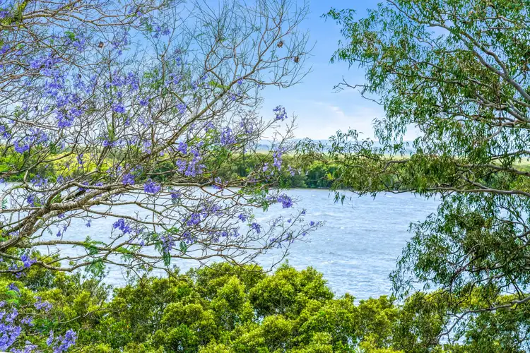 4 Vine Street, Redland Bay QLD 4165