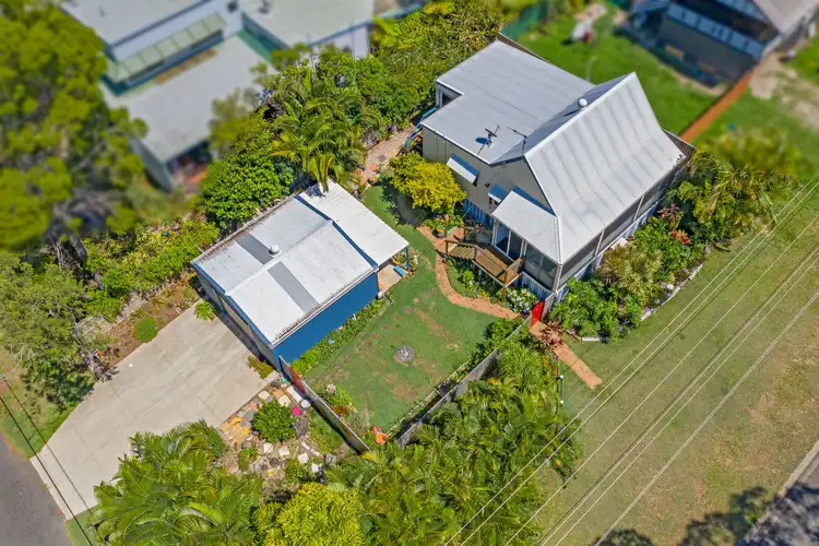 1 Marroo Street, Coochiemudlo Island QLD 4184