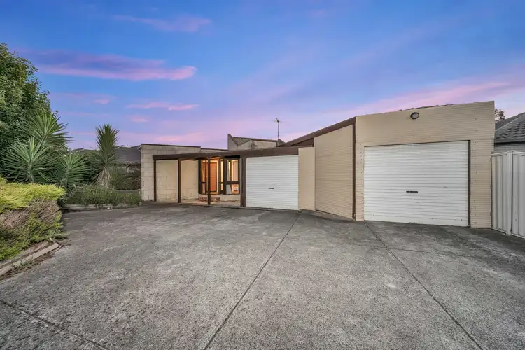 140 James Cook Drive, Endeavour Hills VIC 3802