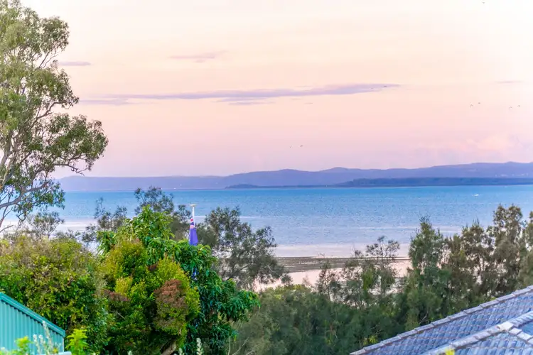 6 Outlook Parade, Ormiston QLD 4160