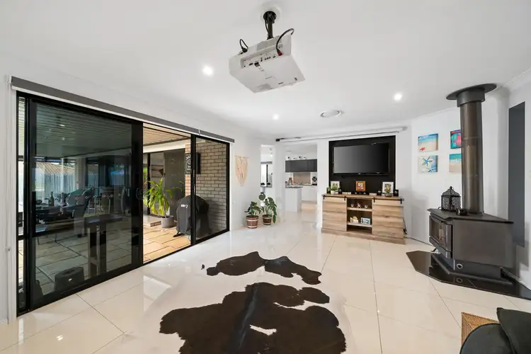 Sixth view of Homely house listing, 2 Newton Close, Redland Bay QLD 4165