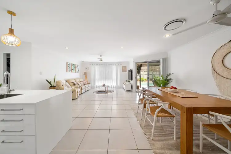 Sixth view of Homely house listing, 2 Stella Court, Redland Bay QLD 4165