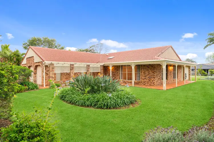 8 Clearwater Street, Ormiston QLD 4160