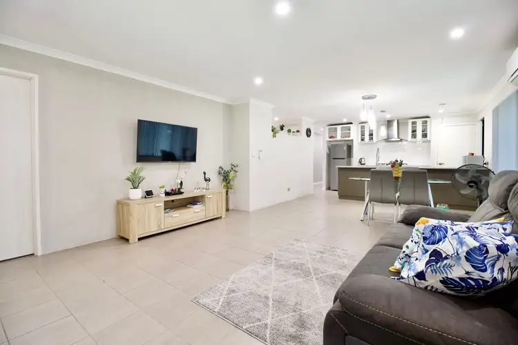 Second view of Homely house listing, 4 Dunbar Link, Baldivis WA 6171