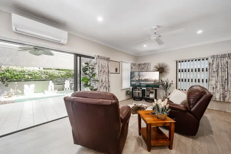 Sixth view of Homely unit listing, Unit 25/82 Bay Terrace, Wynnum QLD 4178