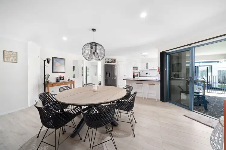 Third view of Homely house listing, 7 Crestwood Close, Ormiston QLD 4160