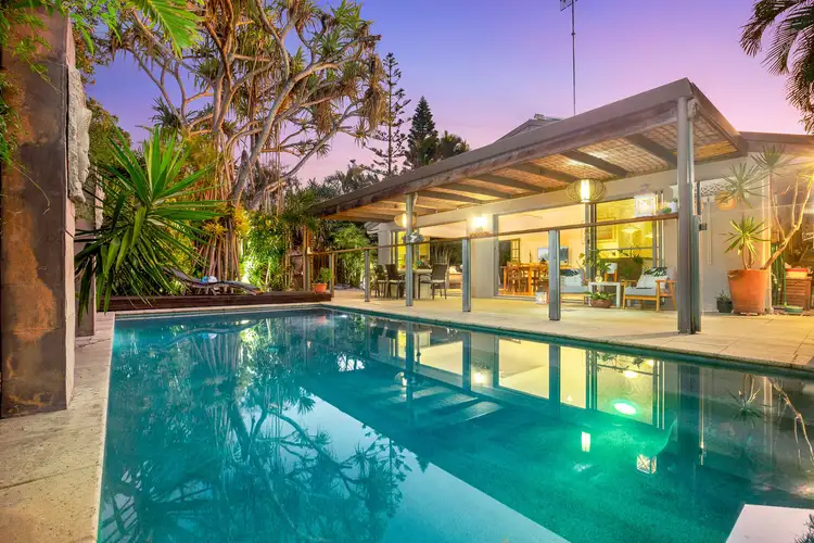 2 Columbus Court, Sunrise Beach QLD 4567