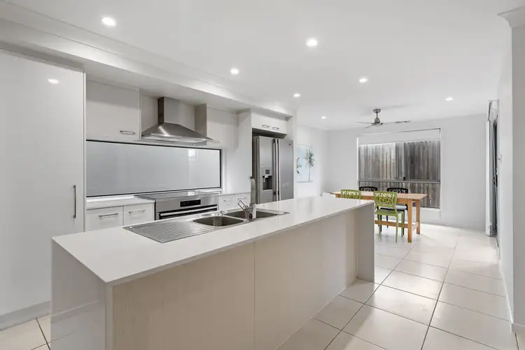 5 Newport Place, Thornlands QLD 4164