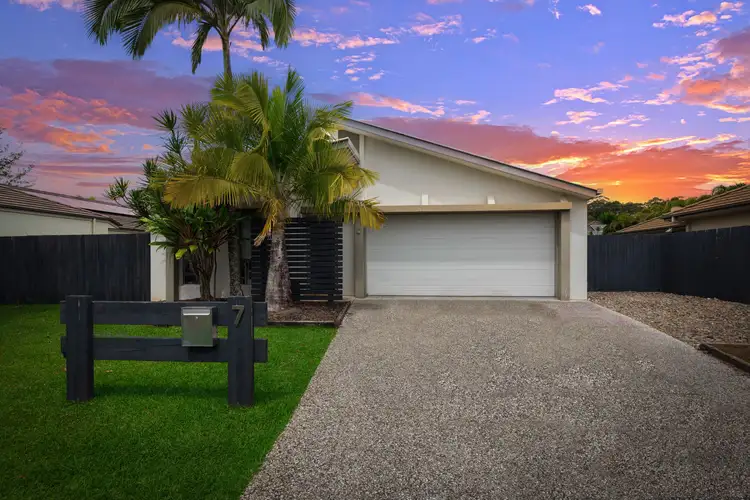 7 Maidenhair Drive