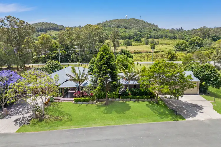1 Wildflower Court, Stapylton QLD 4207