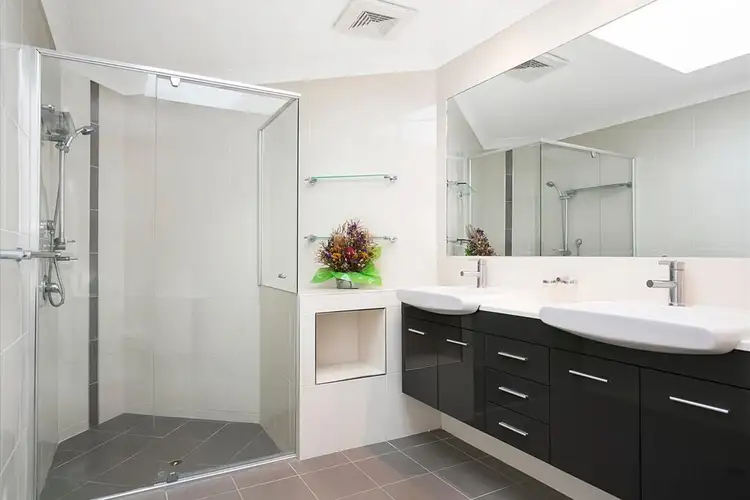 Fourth view of Homely house listing, 4 Mistral Court, Ormiston QLD 4160