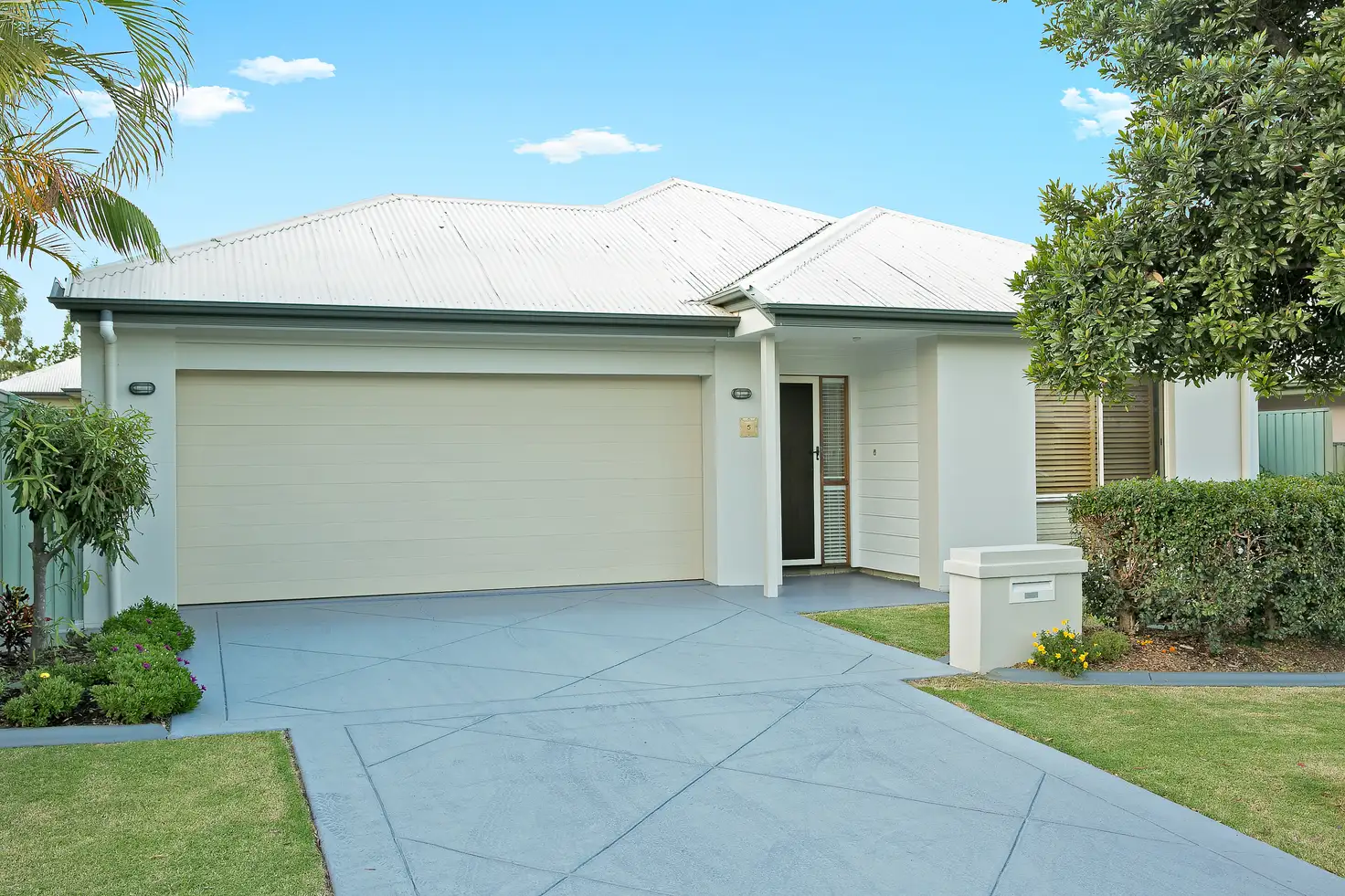 Main view of Homely house listing, 5 Fig Tree Place, Ormiston QLD 4160