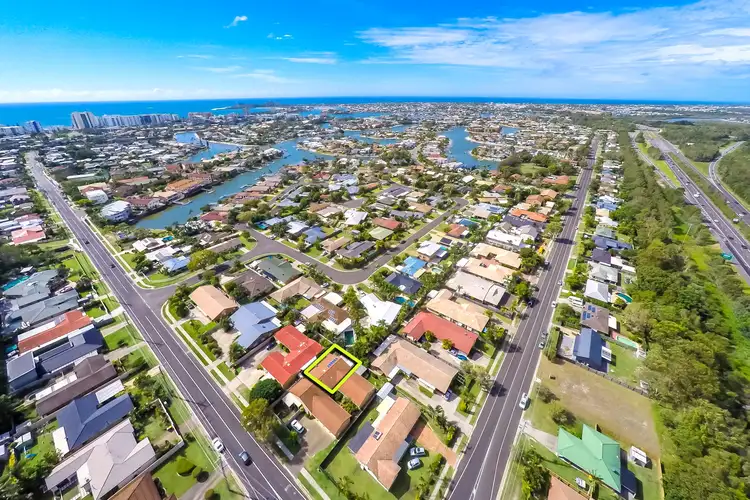 2/107 Goonawarra Drive, Mooloolaba QLD 4557