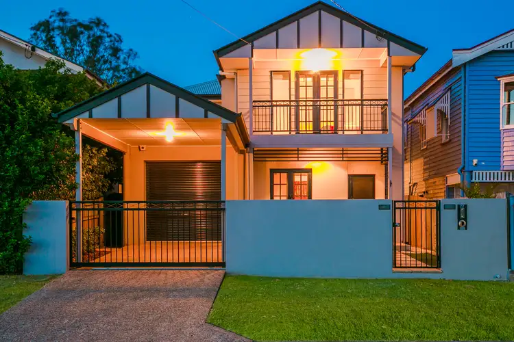 77 Malcolm Street, Hawthorne QLD 4171