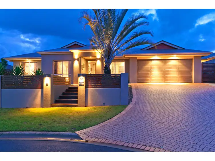 6 Newton Close, Redland Bay QLD 4165