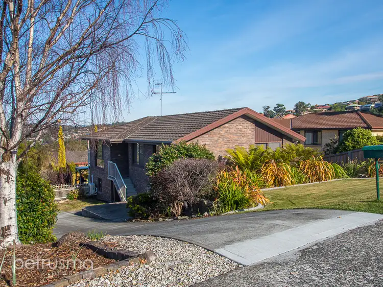 4 Stirling Avenue, Blackmans Bay TAS 7052