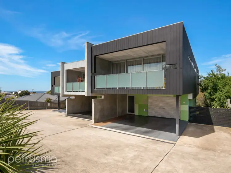 1/8 Wells Parade, Blackmans Bay TAS 7052