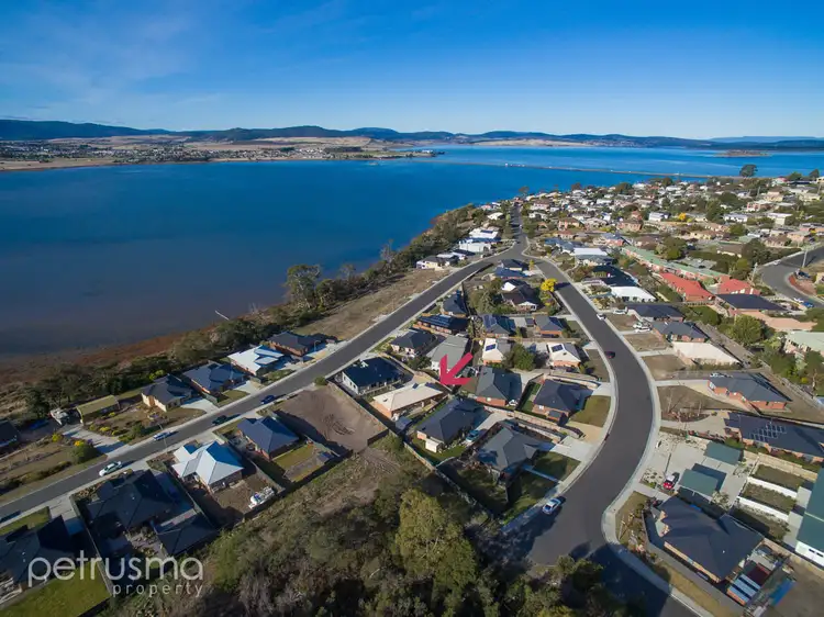52 Esplanade, Midway Point TAS 7171