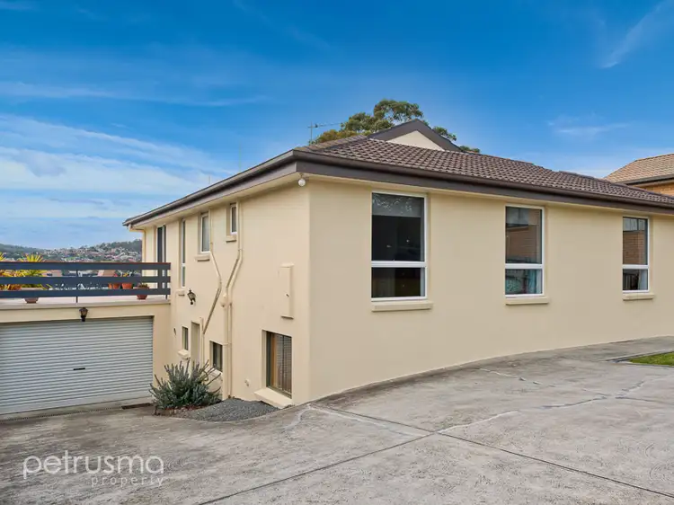 9 Marril Street, Lindisfarne TAS 7015