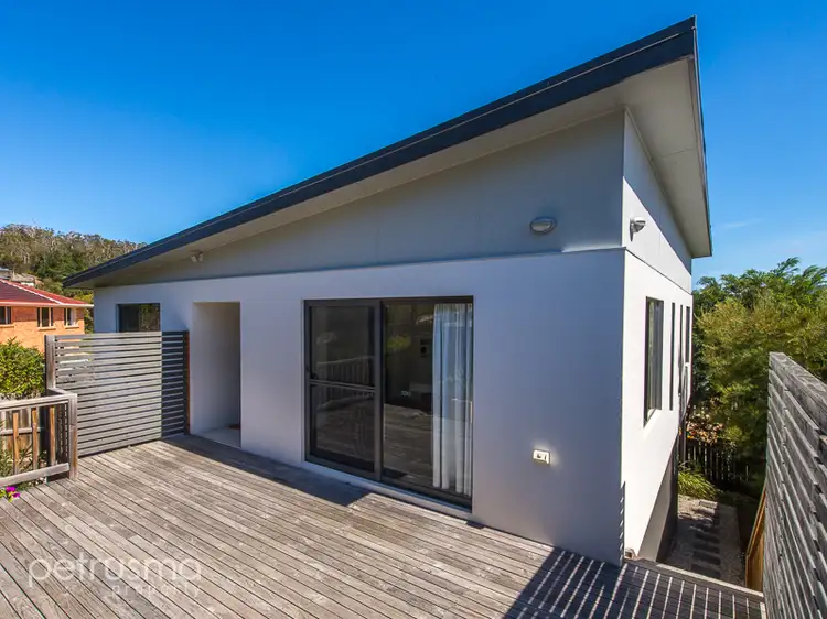 2/65 Hutchins Street, Kingston TAS 7050