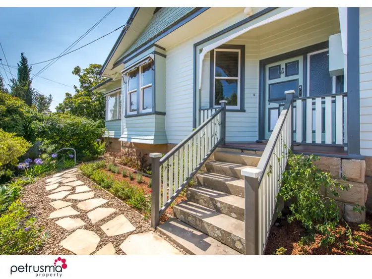 53 Malunna Road, Lindisfarne TAS 7015