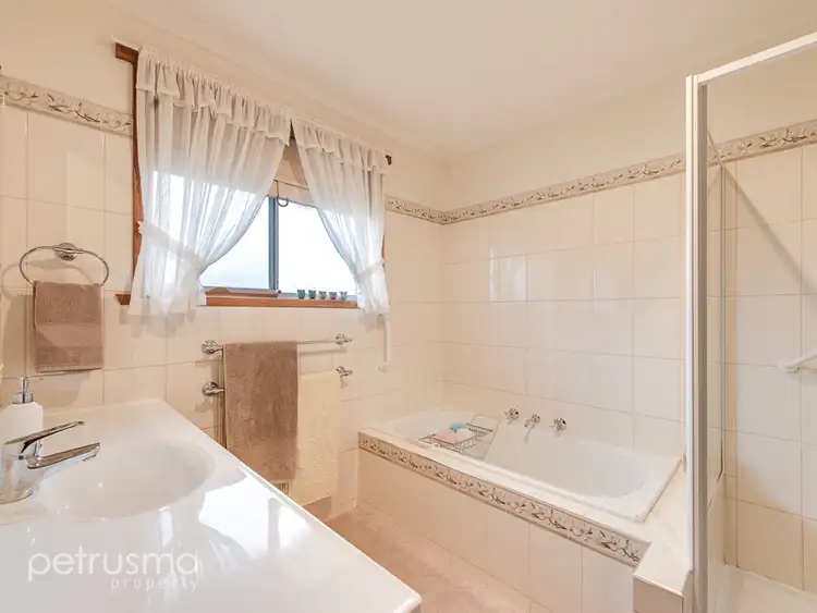 Sixth view of Homely villa listing, 5/12 Milford Street, Lindisfarne TAS 7015