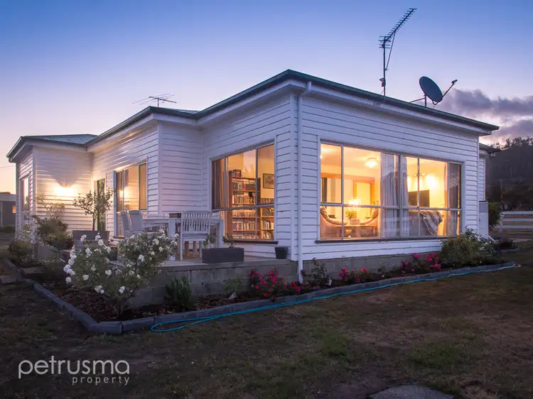 19 Roches Beach Road, Roches Beach TAS 7170