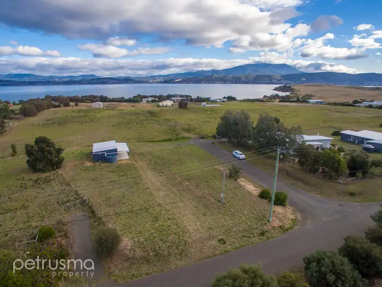 1 Pardalote Close, Opossum Bay TAS 7023