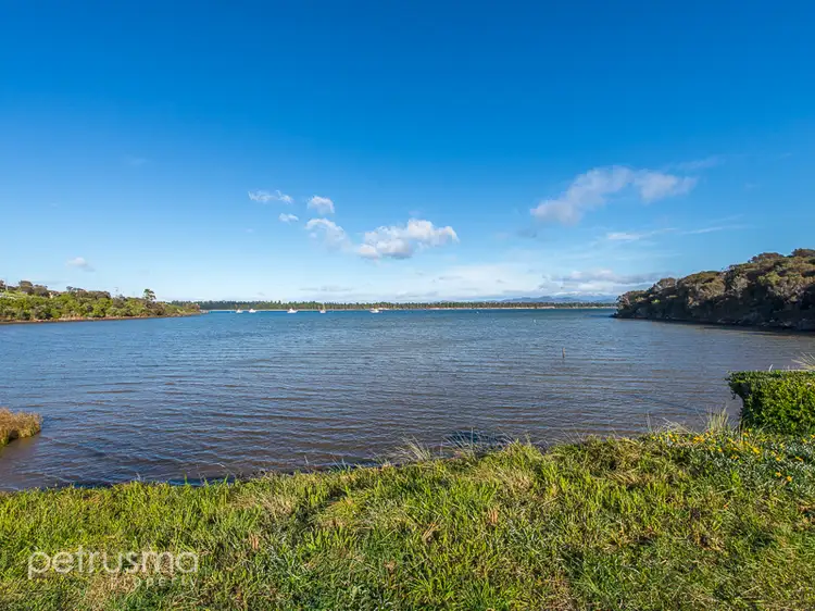 15 Jones Parade, Lewisham TAS 7173