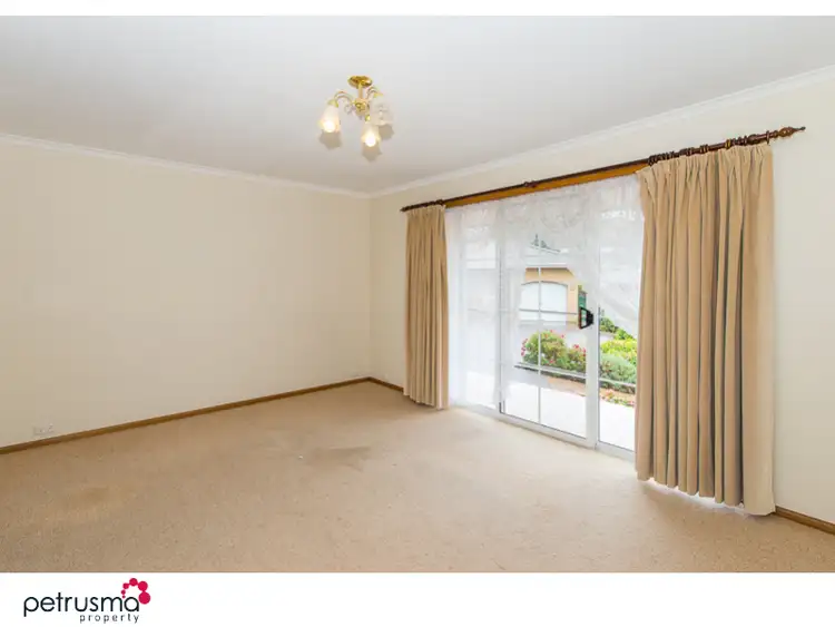 Fifth view of Homely villa listing, 2/12 Milford Street, Lindisfarne TAS 7015