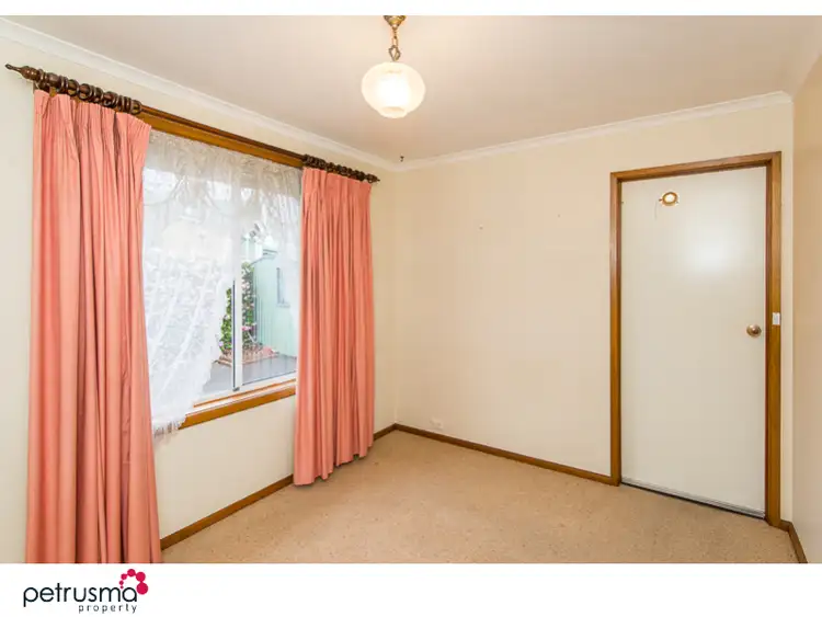 Sixth view of Homely villa listing, 2/12 Milford Street, Lindisfarne TAS 7015