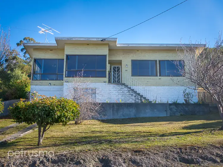 20 Oliver Avenue, Lindisfarne TAS 7015