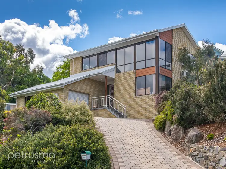 28 Loinah Crescent, Montagu Bay TAS 7018