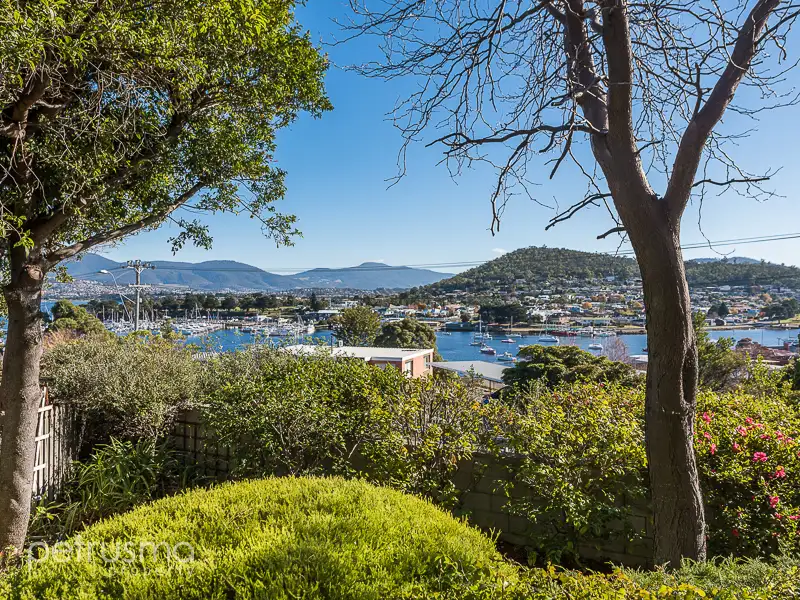 Main view of Homely unit listing, 4 / 76 East Derwent Highway, Lindisfarne TAS 7015