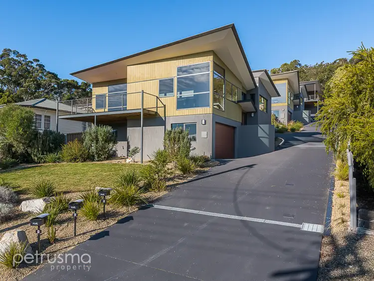 1 and 2/54 Derwent Avenue, Geilston Bay TAS 7015