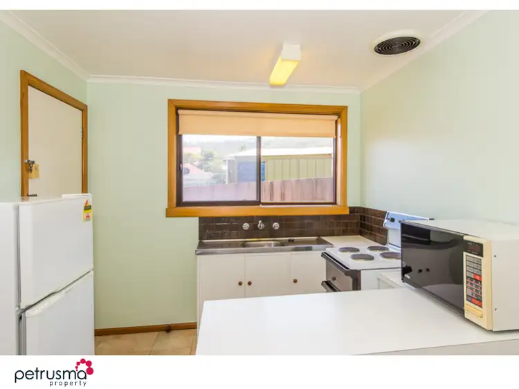 Sixth view of Homely villa listing, 2/4 Pera Court, Howrah TAS 7018