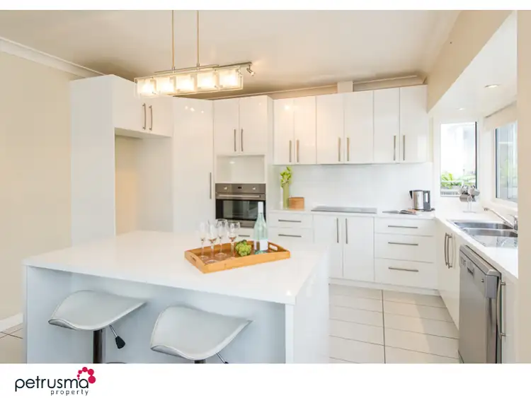 4 Winmarleigh Avenue, Taroona TAS 7053