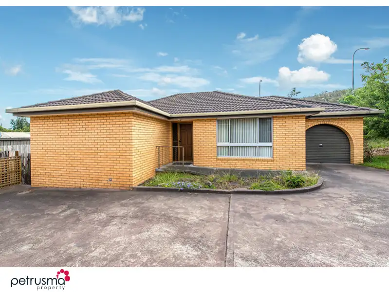 Main view of Homely villa listing, 2/437 Oceana Drive, Howrah TAS 7018