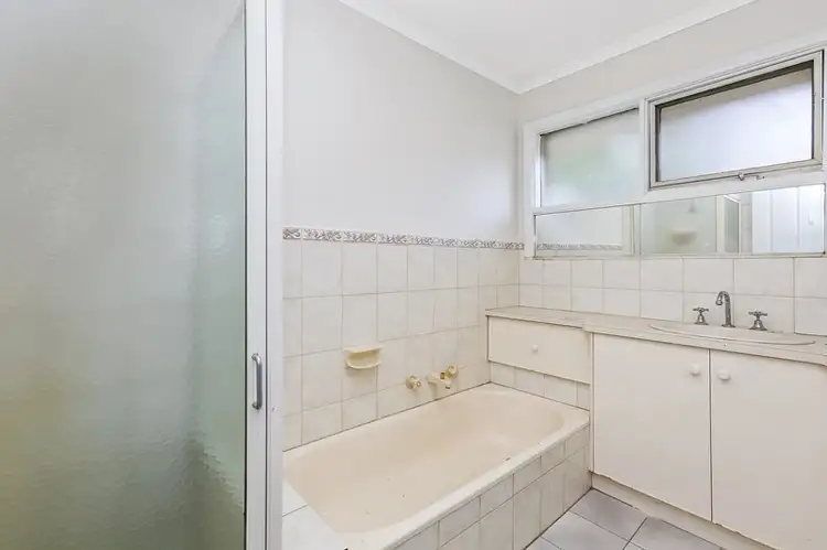 Fourth view of Homely house listing, 8 Fordview Cres, Bell Post Hill VIC 3215