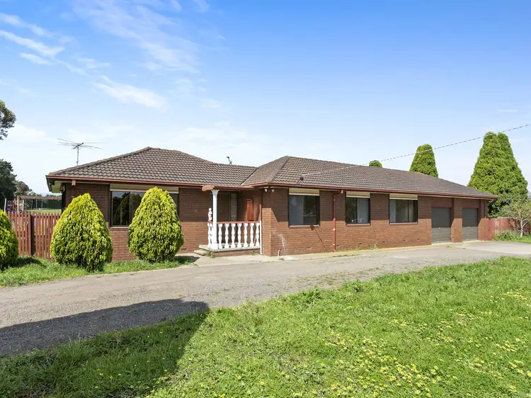 740 Anakie Rd