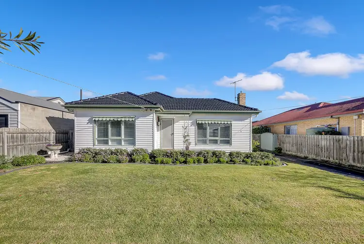 8 Hamlyn Ave, Hamlyn Heights VIC 3215