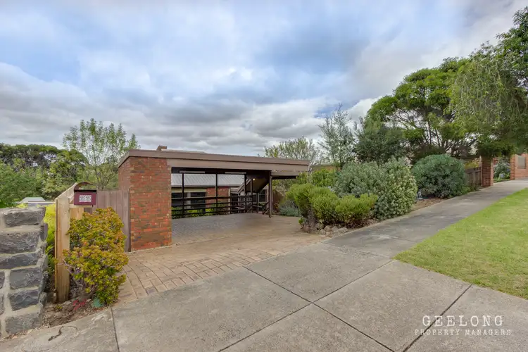 33 Lansell Dr, Highton VIC 3216
