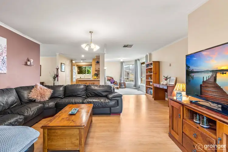 Sixth view of Homely house listing, 8 Ingleton Court, Narre Warren VIC 3805