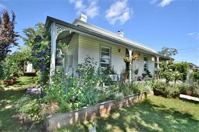 17 East Westbury Place, Deloraine TAS 7304